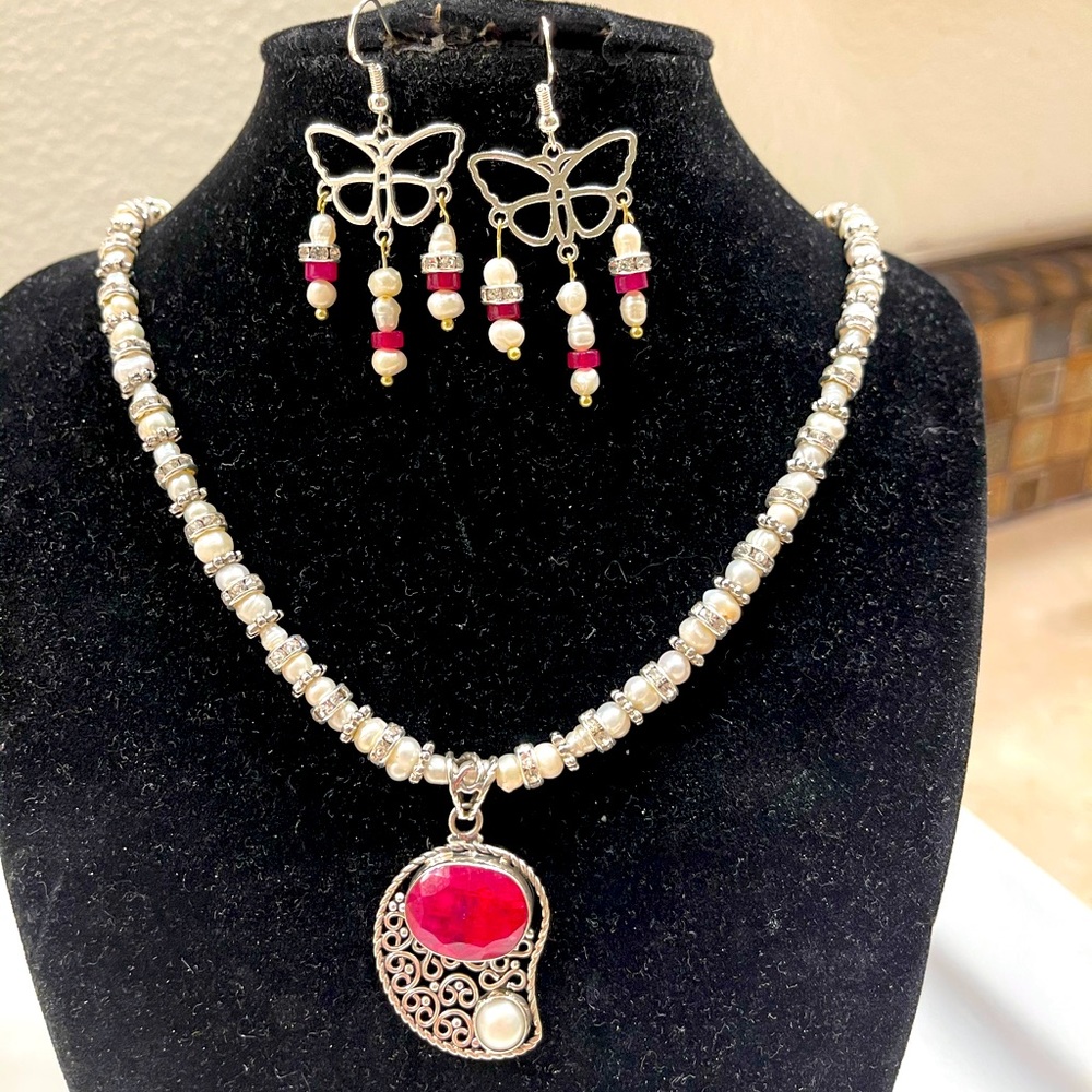 True stones and sterling silver necklace necklace